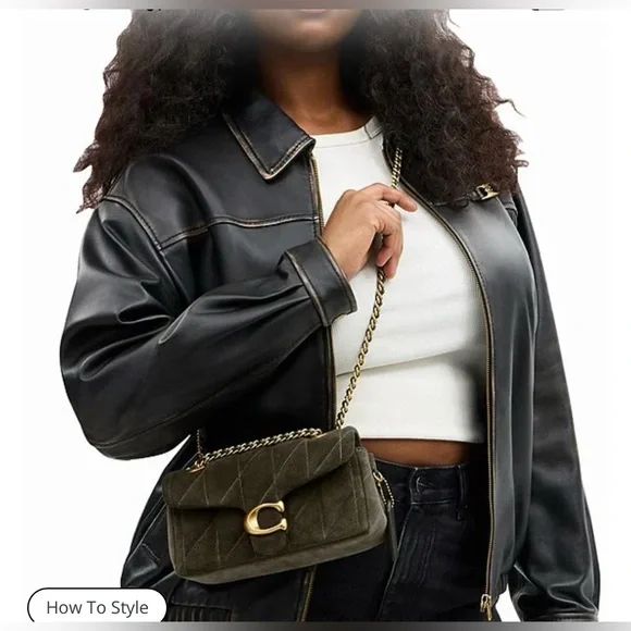 Coach Quilted Shoulder Bag in Dark Green with Gold Chain - Picture 4 of 5